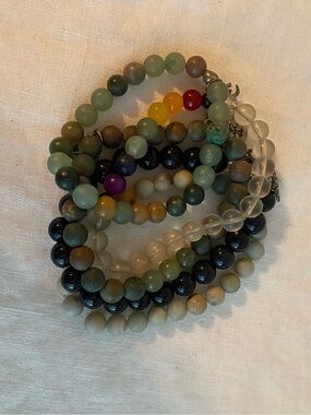 Set of 5 assorted beaded bracelets